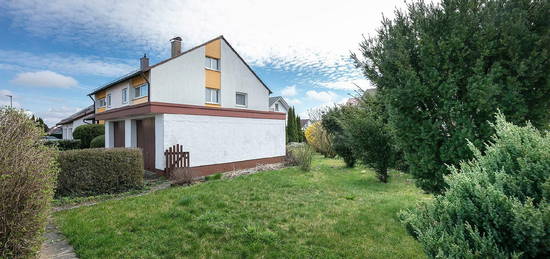 - Wunderschöne Doppelhaushälfte mit großem Garten in Staig / Altheim -