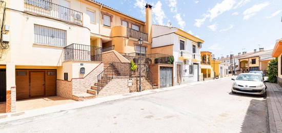 Casa adosada en venta en Rosa de Luxemburgo, Fuente Vaqueros