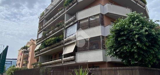 Bilocale viale avignone 115, Torrino, Roma