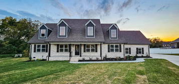 607 Apple Blossom Trl, Shelbyville, TN 37160