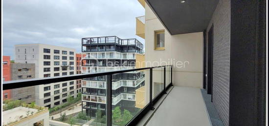 A Vendre Appartement Traversant avec Balcon