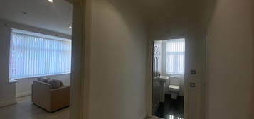 Flat to rent in Edge Grove, Liverpool L7