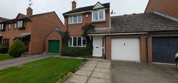 3 bedroom link detached house for sale