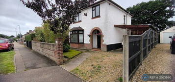 3 bedroom semi-detached house