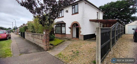 3 bedroom semi-detached house