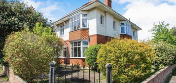 8 bedroom detached house