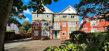 2 bedroom ground floor flat for sale