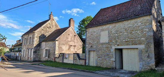 Maison à rénover avec dépendance, jardin et vue sur le cloche