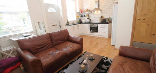 2 bedroom terraced house