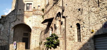 Bilocale piazza San Bernardo San C., Centro, Narni