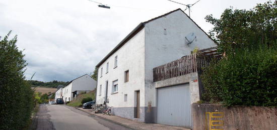 Bauernhaus nähe Luxembourg mit Garage und Scheune