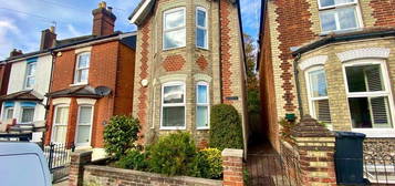 3 bed detached house to rent