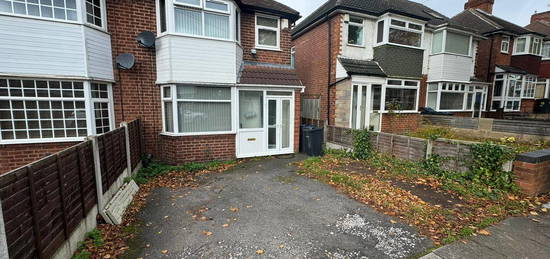 3 bed semi-detached house for sale