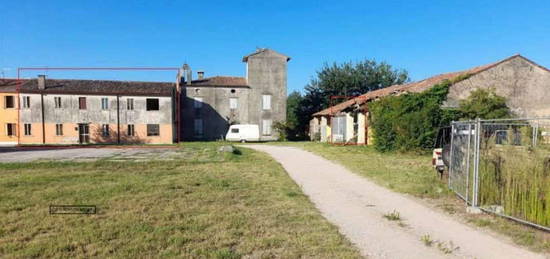 Villetta bifamiliare in vendita in via Fondo s.n.c