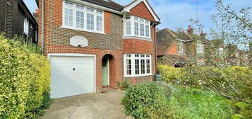 6 bedroom detached house