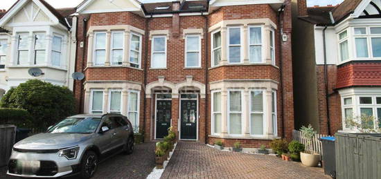 4 bedroom terraced house to rent