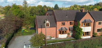 4 bed detached house for sale