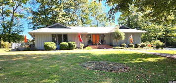 142 Glenwood Dr, Martin, TN 38237