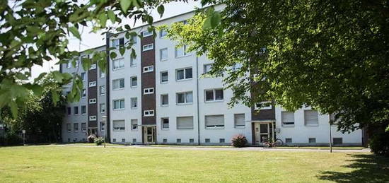 Familien aufgepasst- schöne 3- Zimmerwohnung mit Loggia in Duisburg-Mündelheim