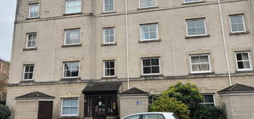 3 bed flat to rent