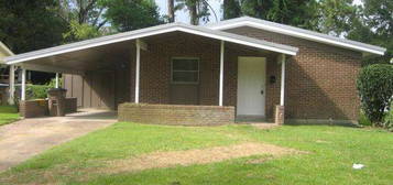 2766 N Chadwick Dr, Mobile, AL 36606