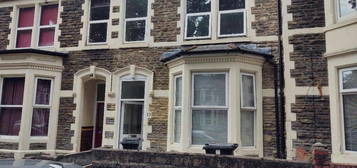 6 bedroom terraced house