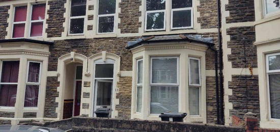 6 bedroom terraced house