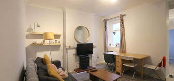 4 bedroom terraced house to rent