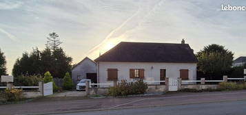 MAISON DE PLAIN-PIED plein centre QUETTREVILLE SUR SIENNE