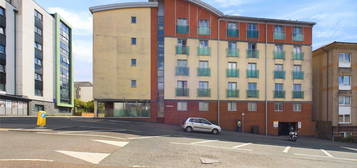 Flat to rent in Regent Street, Plymouth PL4