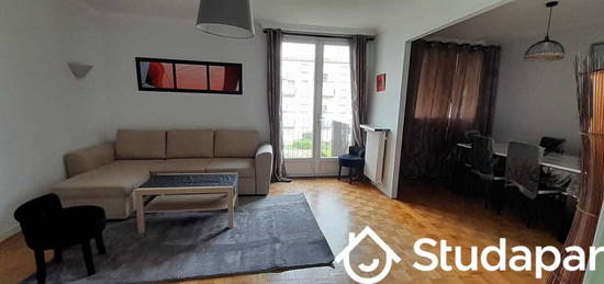 Studio meublé  à louer, 1 pièce, 10 m², Étage 2/–