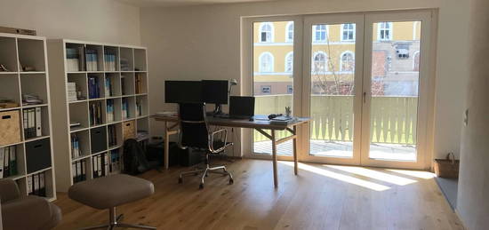 Ruhige, neuwertige 2 Zimmer-Wohnung mit Balkon in Kempten, Stiftstadt