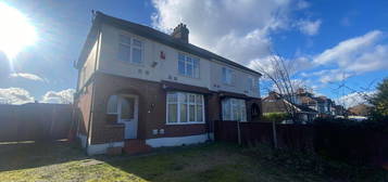 4 bed semi-detached house to rent