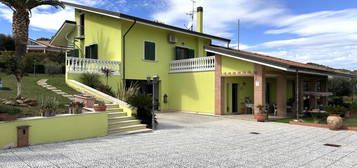 Villa unifamiliare, buono stato, 655 m², Martinsicuro