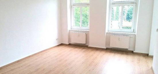 !! 3-Raum-Wohnung mit neuem Laminat in ruhiger Nebenstraße !!