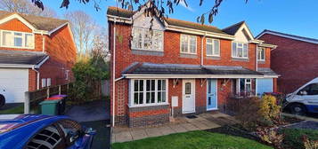 3 bedroom semi-detached house to rent