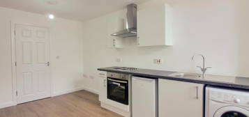 2 bed flat to rent