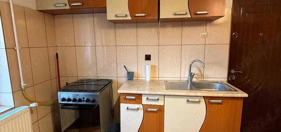 Apartament 3 camere în vila la etaj 1.