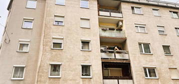 Gut aufgeteilte 3 Zimmerwohnung mit Loggia