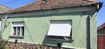 Szil - családi ház nagy telken eladó