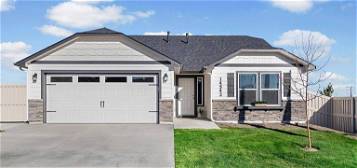 1722 NW Varnish Ave NW #140, Redmond, OR 97756