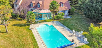 Villa 8 pièces 249 m²