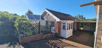 2 bedroom detached bungalow to rent