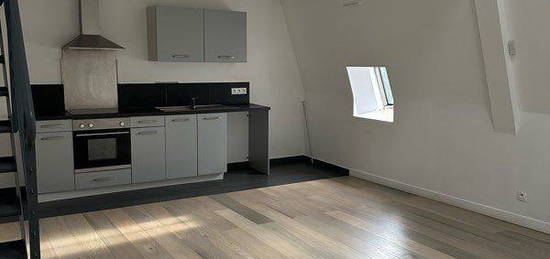 Très bel appartement, 59m2, dans propriété de standing à Clermont, entre le centre historique et la gare