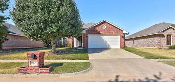 917 Greenfield Ave, Yukon, OK 73099