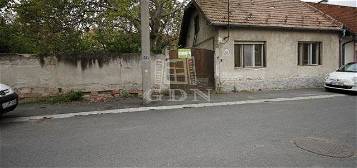 Eladó családi ház, Sopronban, Vak Bottyán utcában 29.999 M Ft