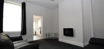 3 bedroom flat to rent