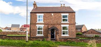 Detached house to rent in Arnold Lane, Gedling, Nottingham NG4