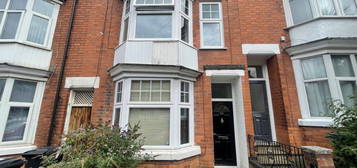 Terraced house to rent in Lorne Road, Leicester LE2