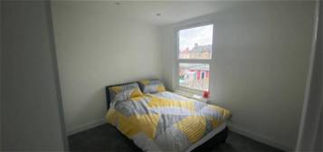 Room to rent in Kingston Road, Ilford IG1